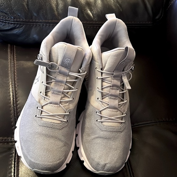 On- Running women Cloud Hi Sneakers grey W9.5 size - Picture 4 of 9